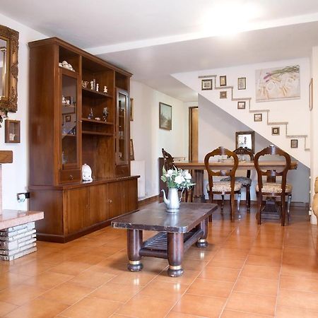 Casa Flora Appartamento Porto Ceresio Esterno foto