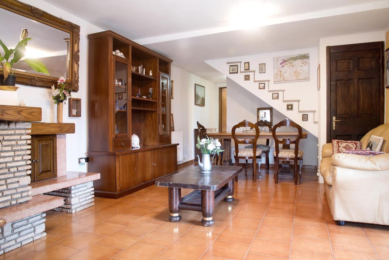 Casa Flora Appartamento Porto Ceresio Esterno foto