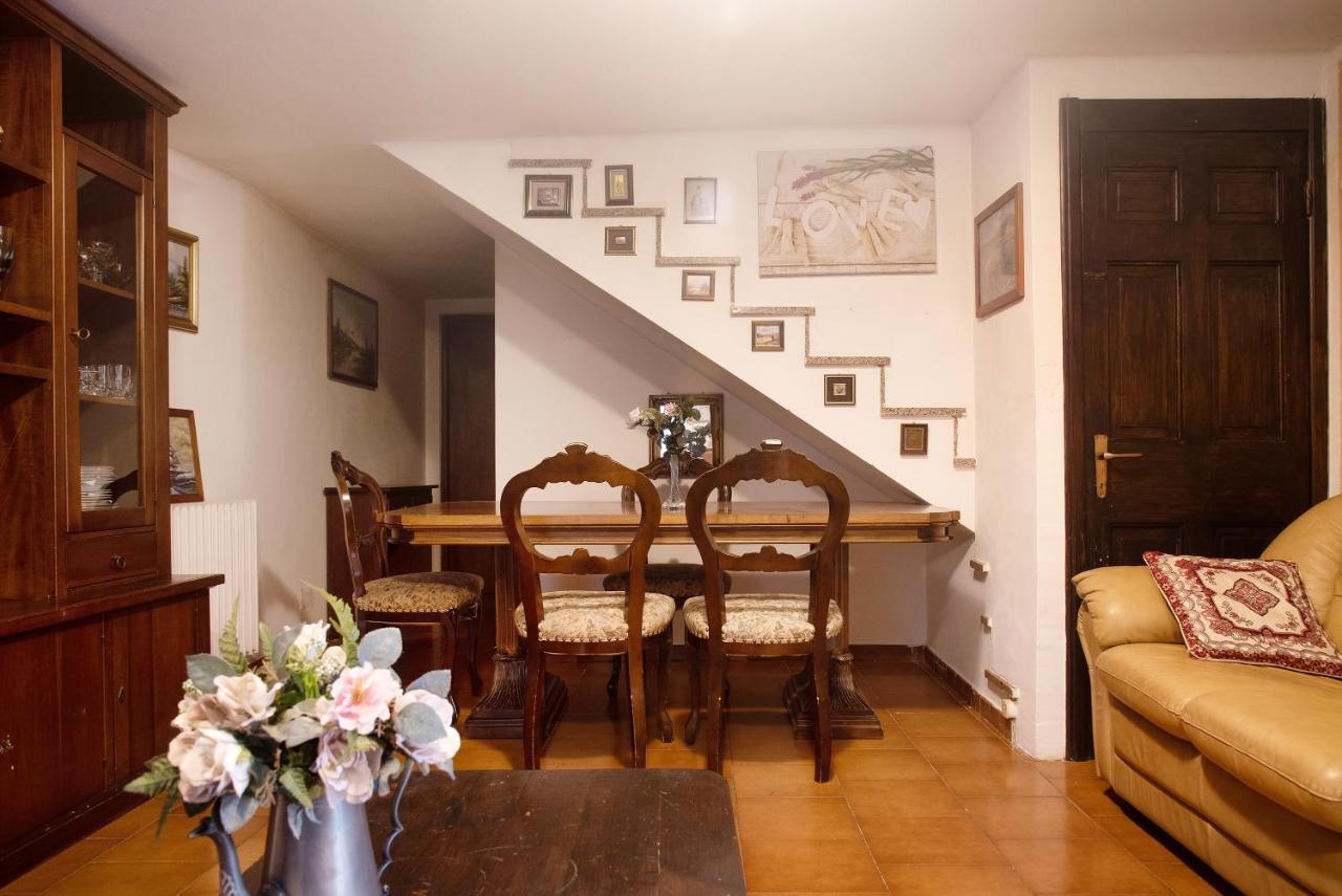 Casa Flora Appartamento Porto Ceresio Esterno foto