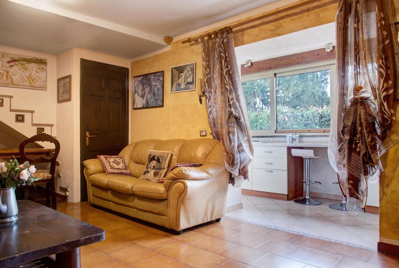 Casa Flora Appartamento Porto Ceresio Esterno foto